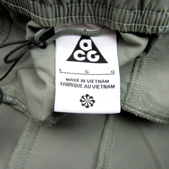 Nike ACG "Snowgrass" Cargo Shorts Men's Size Large Dark Stucco NEW - Picture 11 of 14
